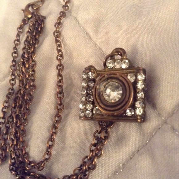 Rhinestone Camera Necklace - Picture 5 of 5